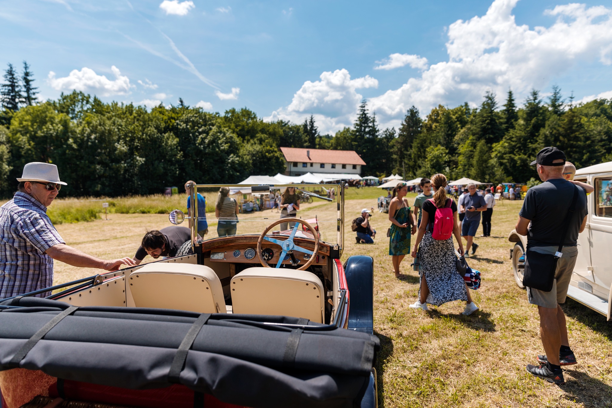 po-dvojrocnej-prestavke-v modre-opat-ozije-„zlata-era“-na-dobovom-pikniku