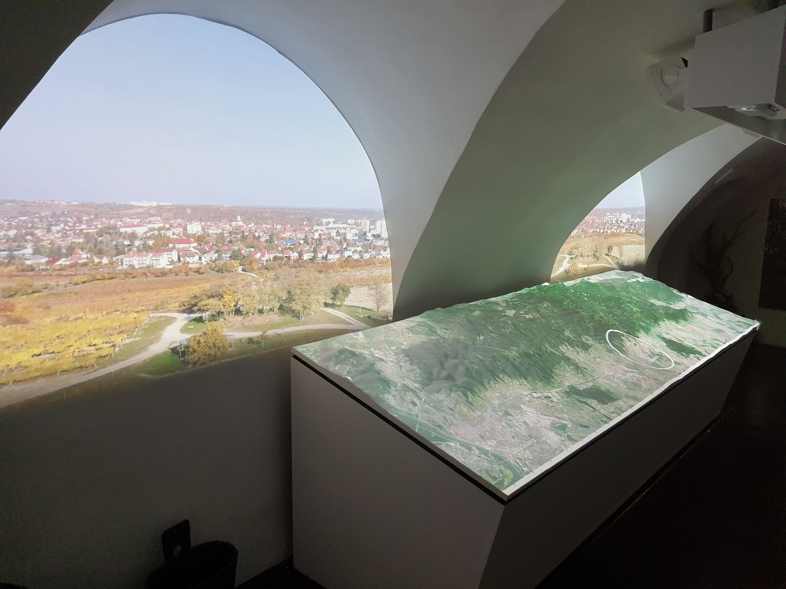 nova-3d-expozicia-v-malokarpatskom-muzeu:-prezite-pribeh-vina