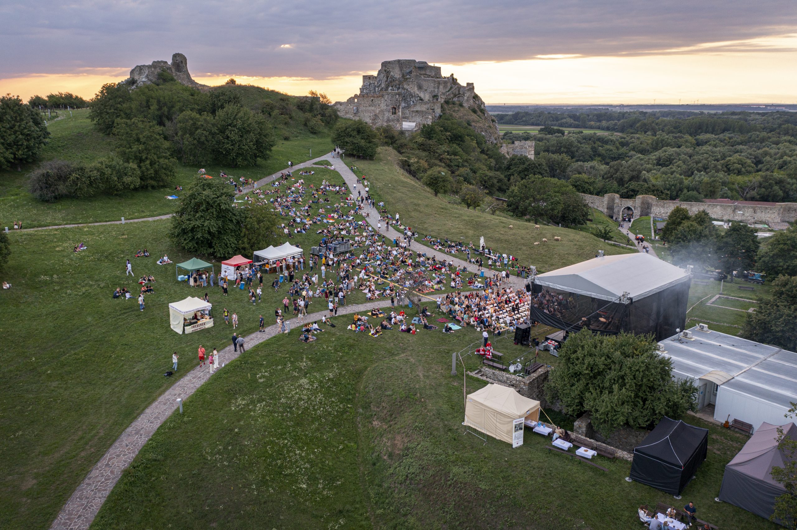 tribute-to-freedom:-koncert-pod-devinom-venovany-slobode