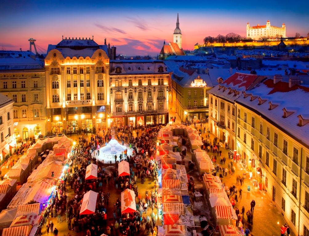 do-hlavneho-mesta-sa-tento-rok-vratia-tradicne-vianocne-trhy
