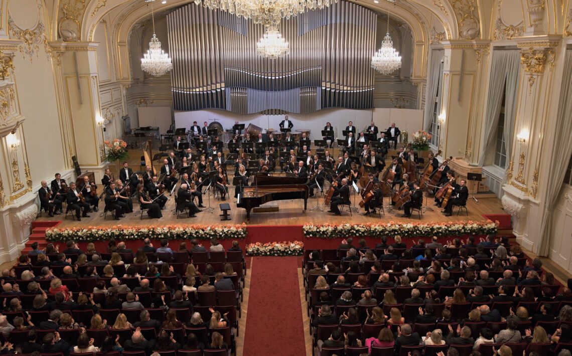 v-slovenskej-filharmonii-zazneju-operne-predohry-a-zbory-pod-taktovkou-ondreja-olosa