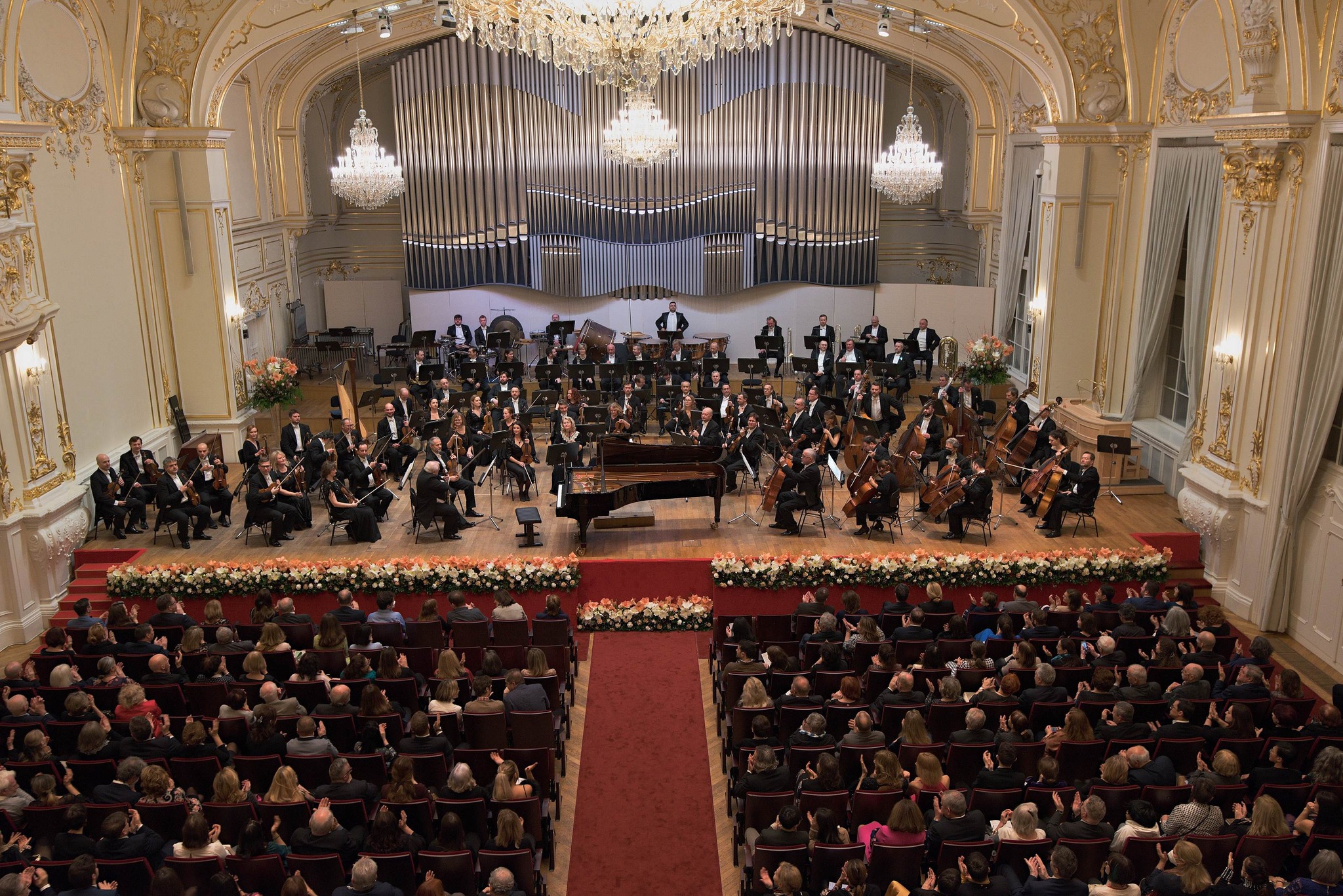 v-slovenskej-filharmonii-zazneju-operne-predohry-a-zbory-pod-taktovkou-ondreja-olosa