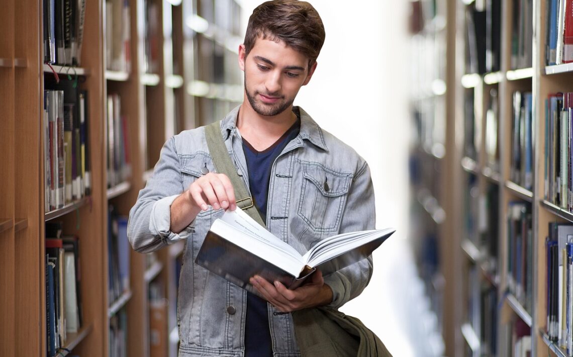 studenti-sa-mozu-opat-uchadzat-o-stipendium-studujem-doma,-slovensko-ma-odmeni