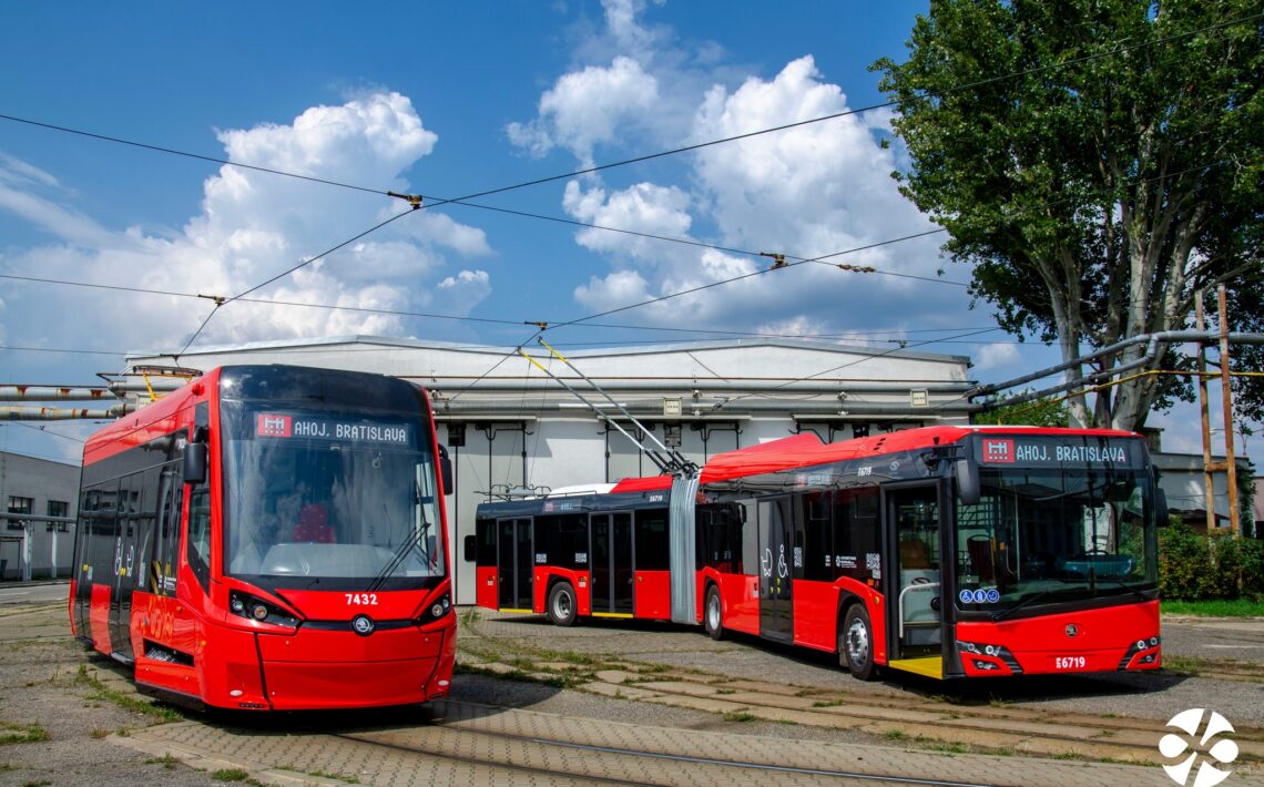 dopravny-podnik-bratislava-predstavil-nove-elektricky-a-klbove-trolejbusy