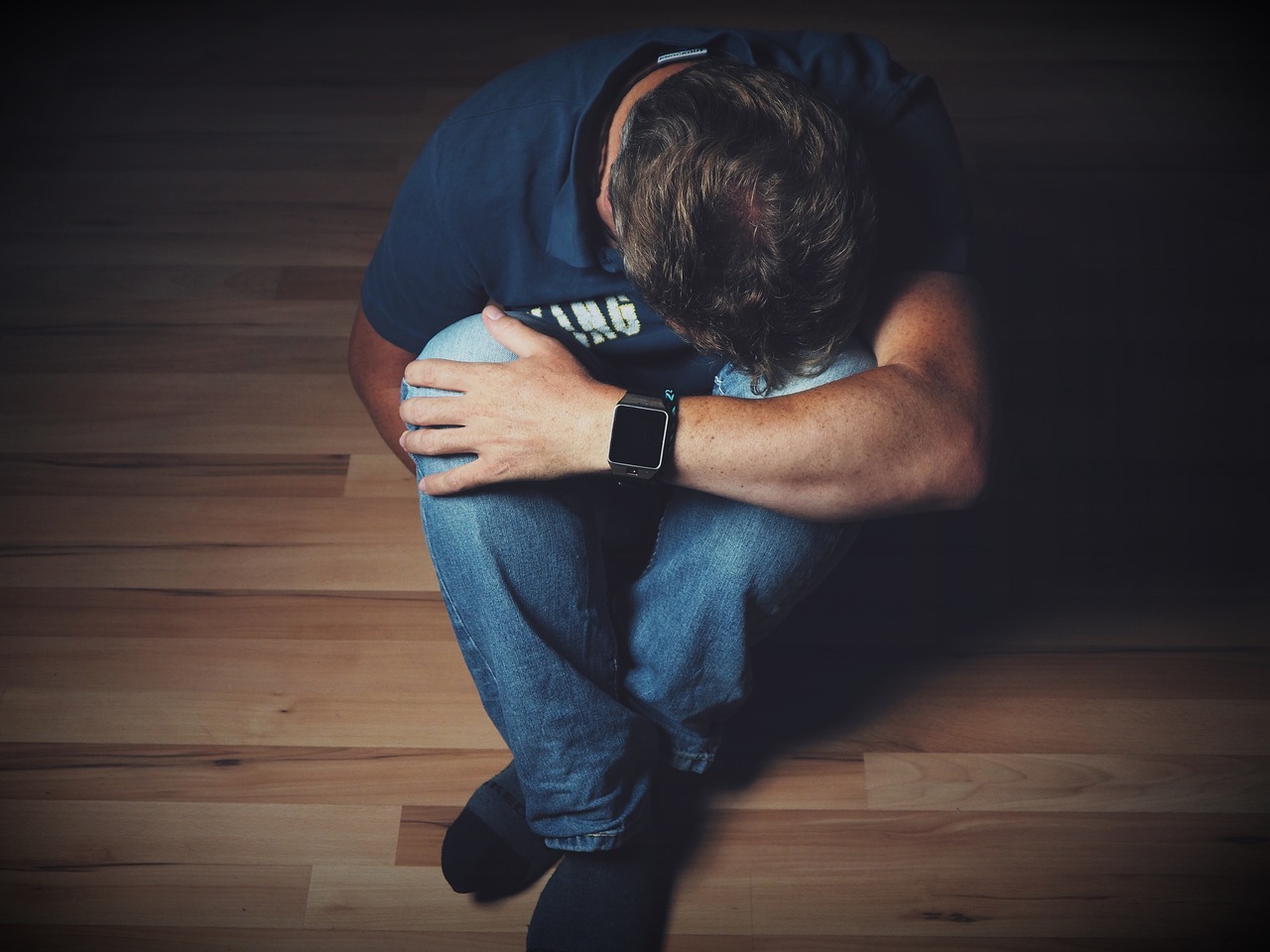 rozhodnutiu-spachat-samovrazdu-predchadzaju-stupne,-tvrdi-psychologicka