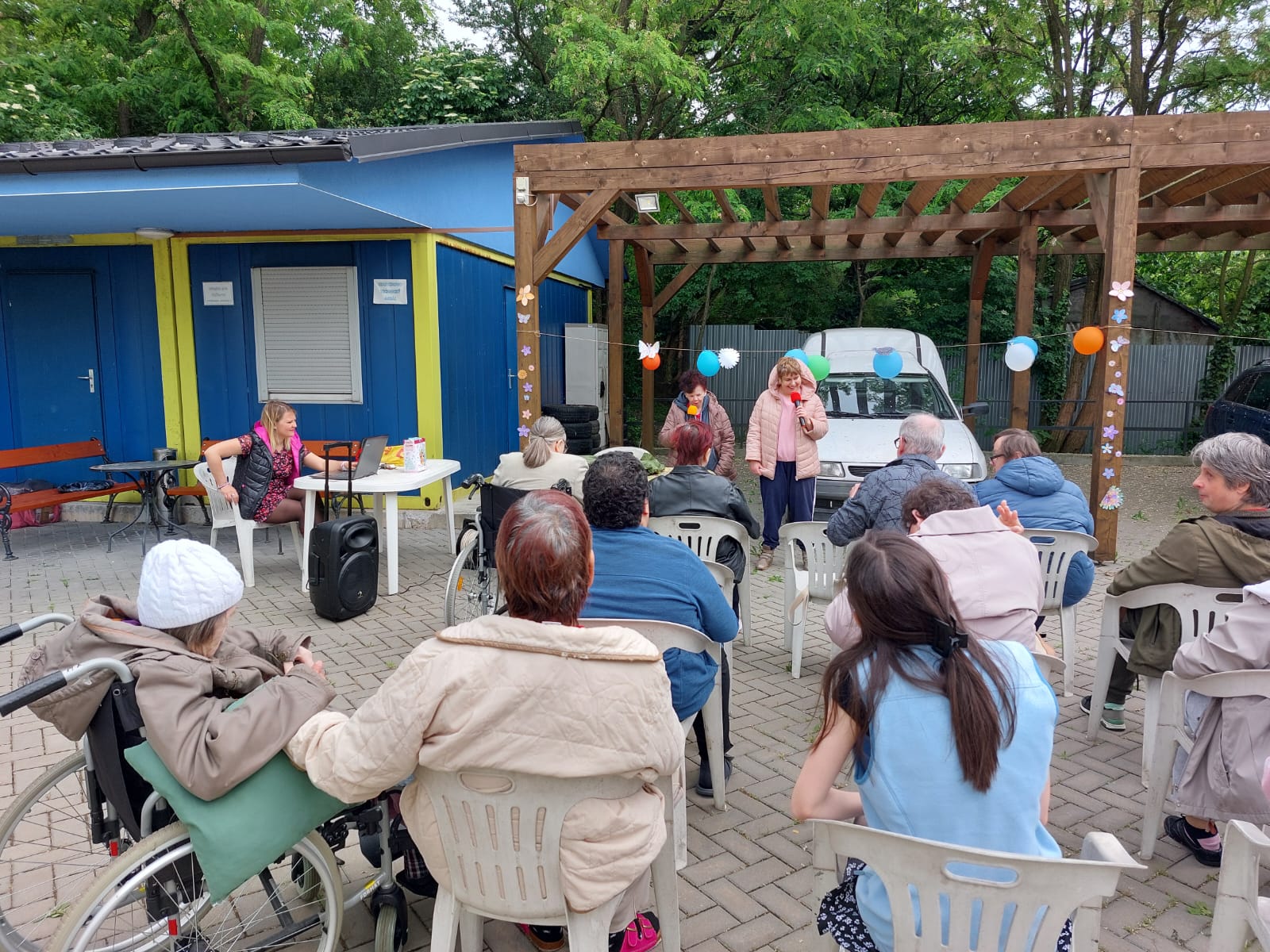 majales-v-domove-socialnych-sluzieb-rozsutec:-spev,-tanec-a-radost