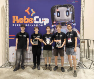 uspechy-studentov-gymnazia-grosslingova-na-medzinarodnej-scene:-bronz-z-matematickej-olympiady-a-striebro-z-robocupu