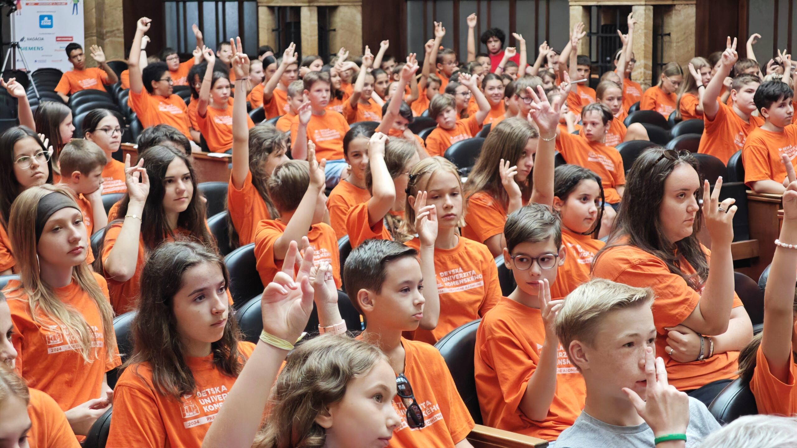 detska-univerzita-komenskeho-2025-sa-blizi-do-finale.-studentov-caka-posledna-prednaska-a-slavnostna-promocia