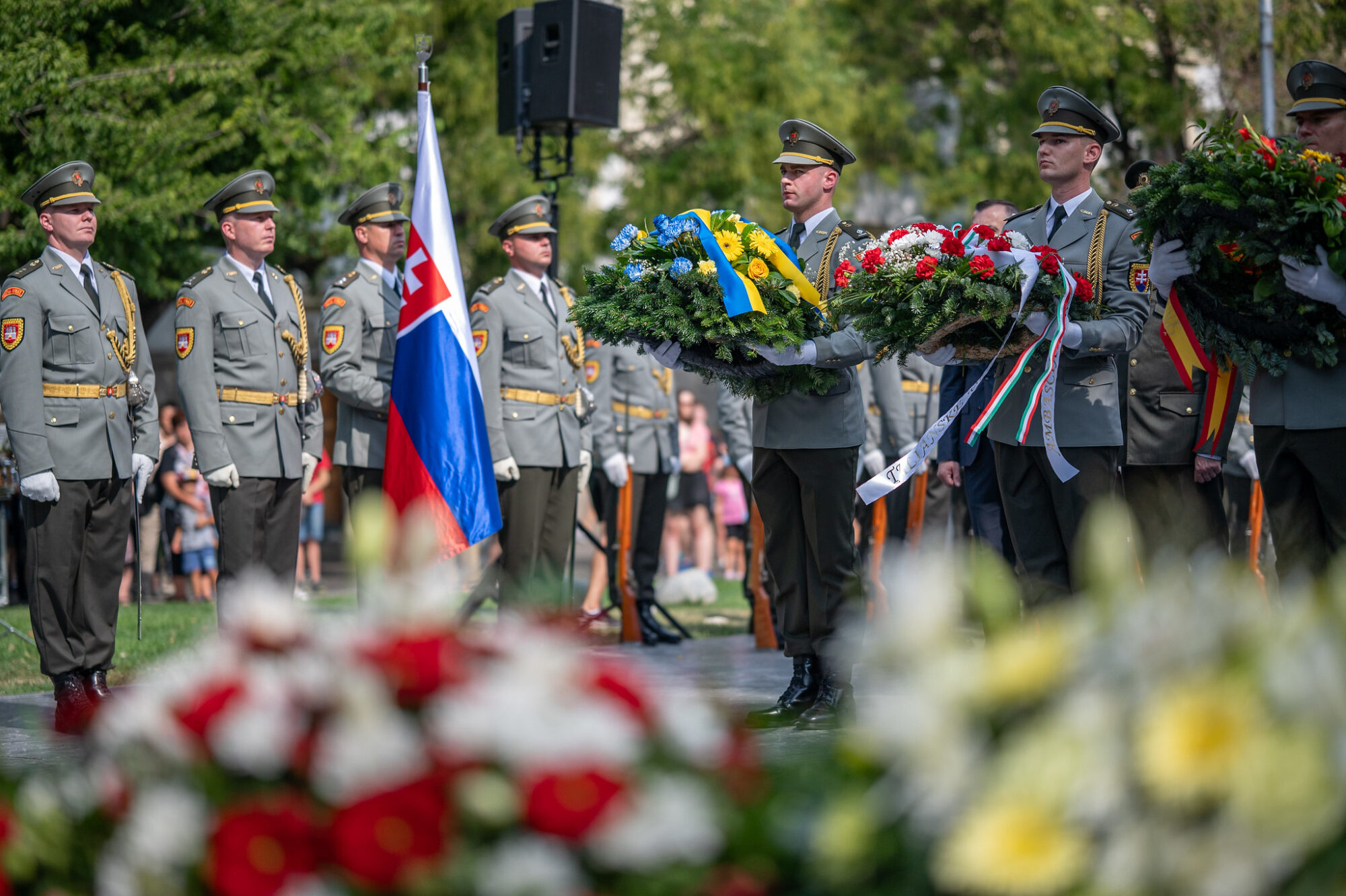 na-spomienkovom-a-pietnom-akte-v-bratislave-sme-si-pripomenuli-81.-vyrocie-snp