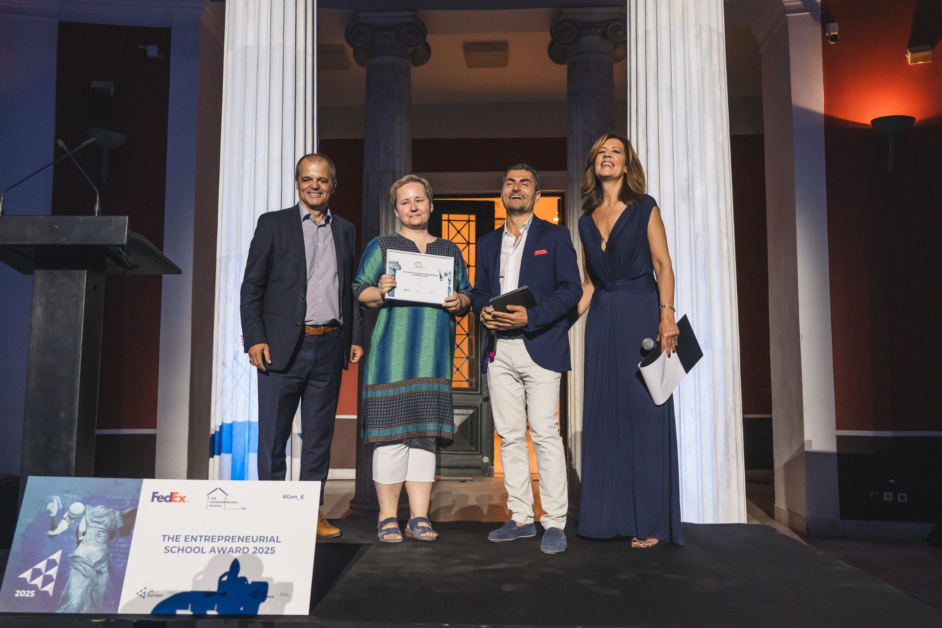 zupna-obchodna-akademia-nevadzova sa-stala-laureatom-prestizneho-europskeho-ocenenia the-entrepreneurial-school-(tes)-award-2025