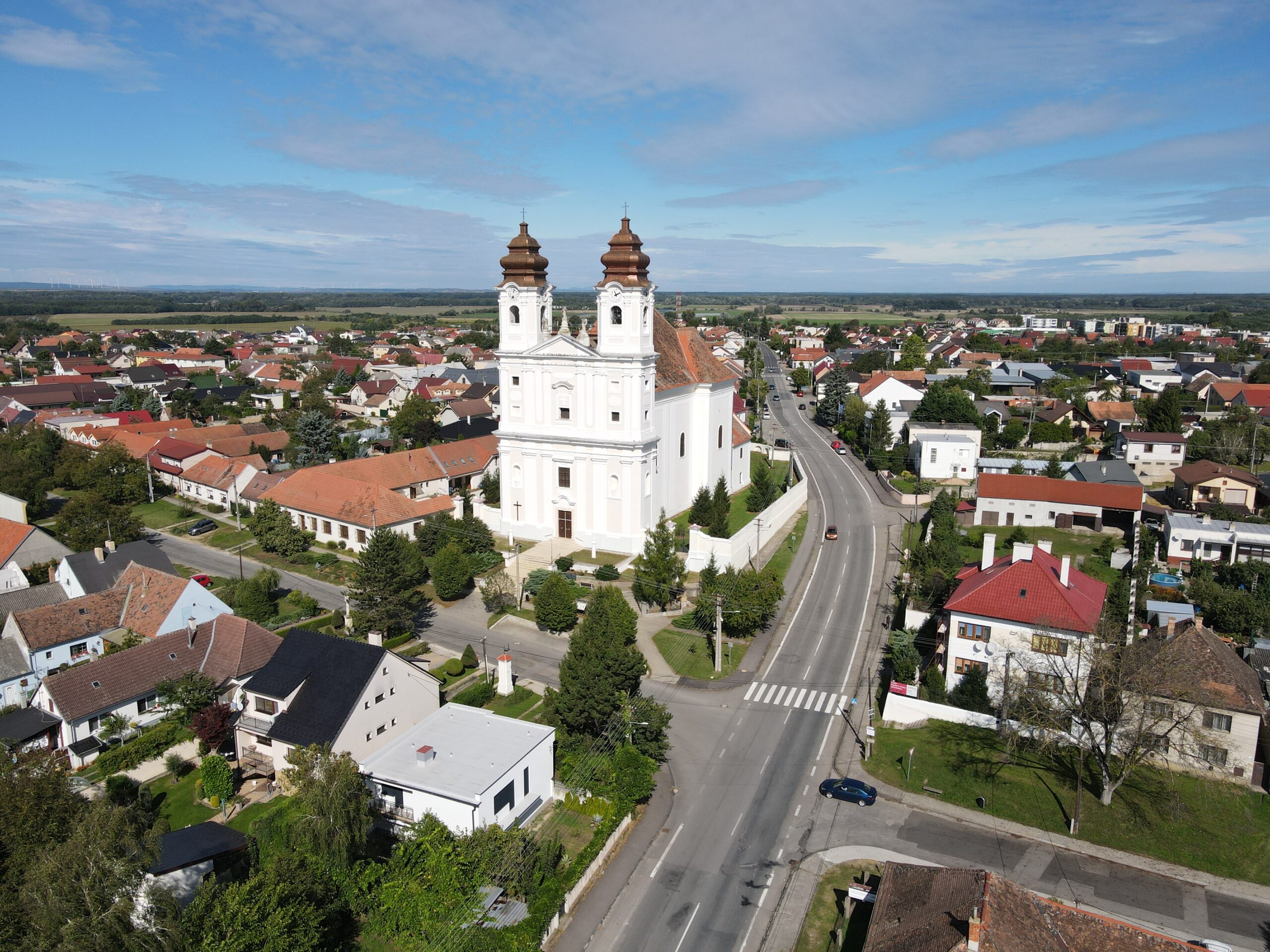 kostol-mena-panny-marie.-barokova-dominanta-zahoria