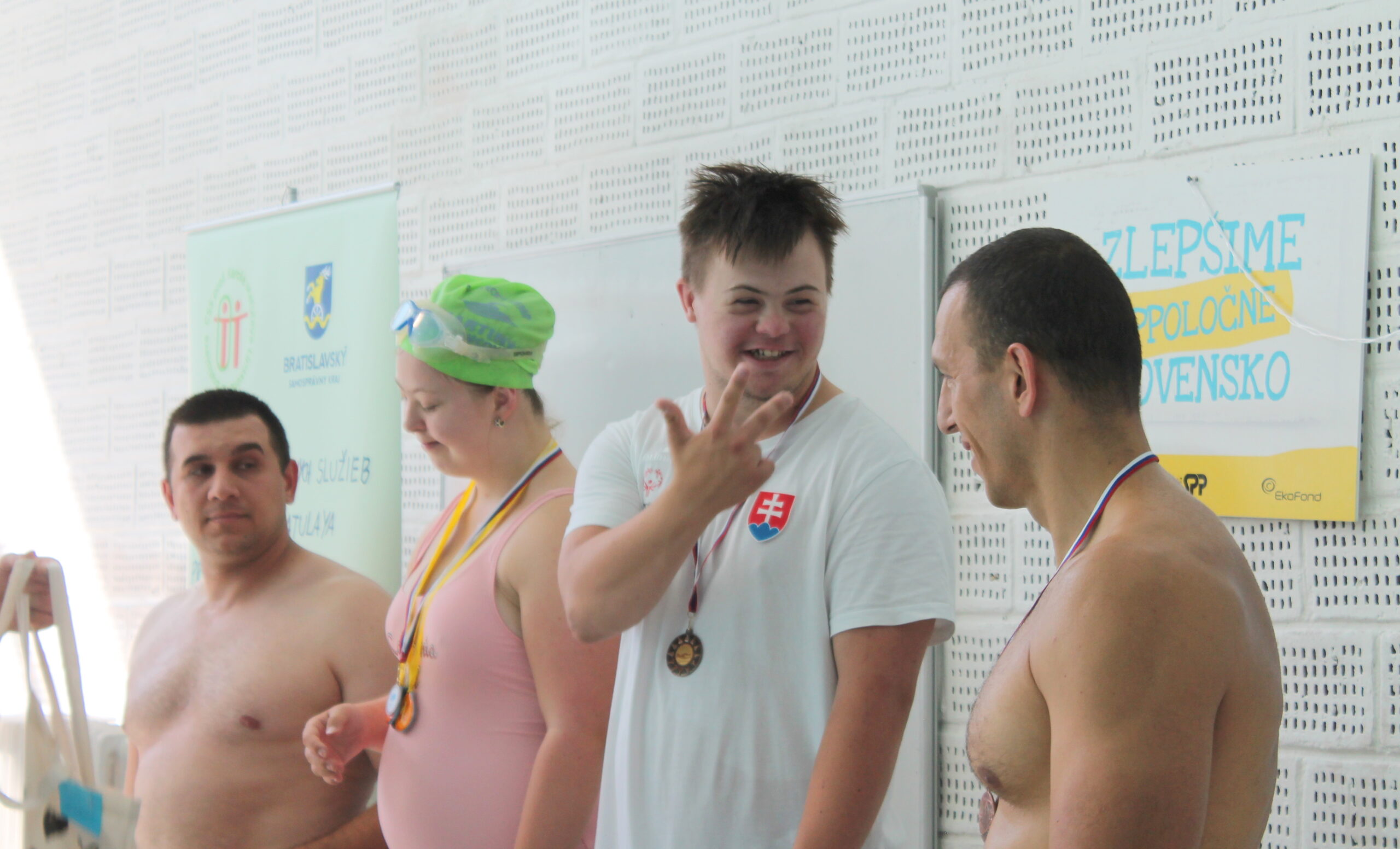 plavecke-preteky-pre-ludi-s-mentalnym-postihnutim-boli-skutocnou-oslavou-sportu-a-fair-play