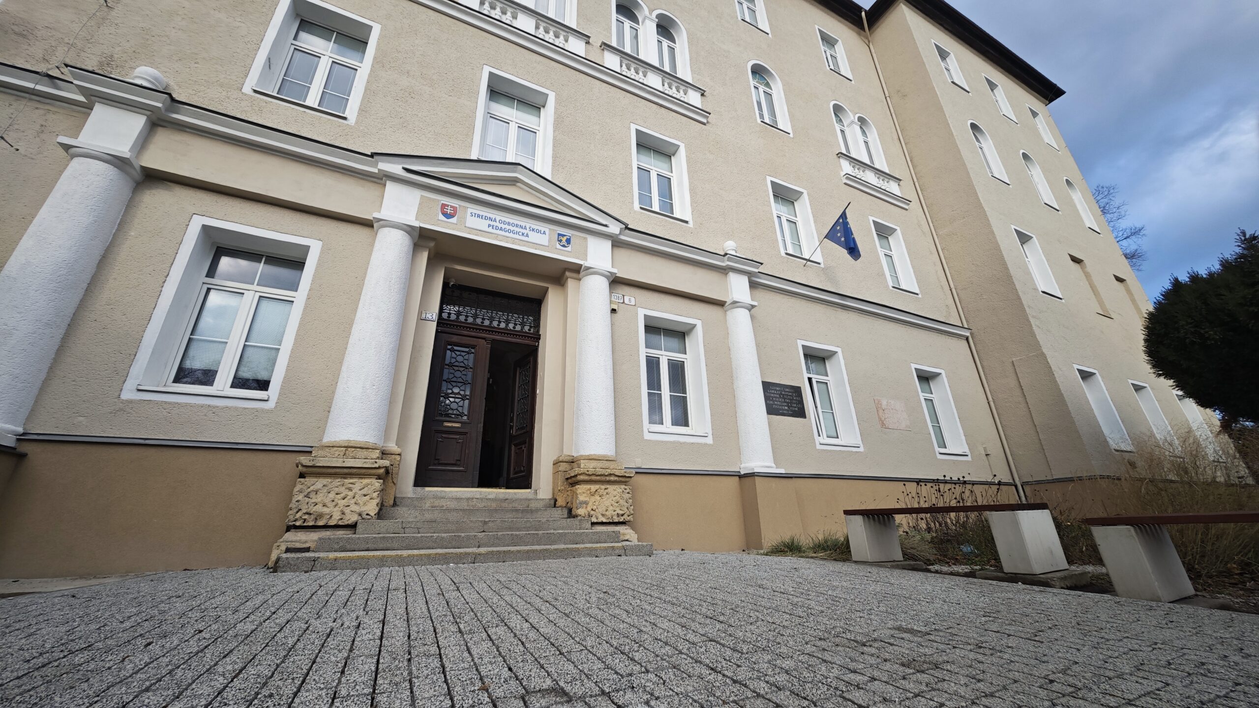 -od-ucitelskeho-ustavu-po-modernu-skolu.-stredna-pedagogicka-skola-v-modre-ma-uz-155-rokov