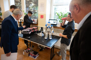 od-elektroniek-k-umelej-inteligencii.-stredna-skola-it-oslavuje-75-rokov