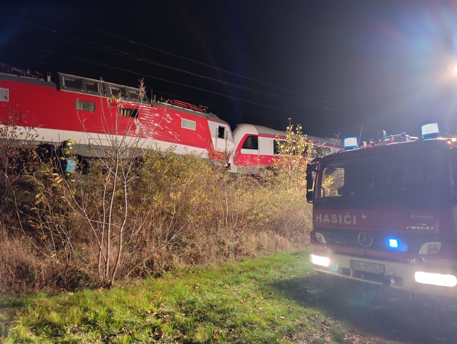 zeleznicna-doprava-na-trati-pri-pezinku-funguje-v-obmedzenom-rezime