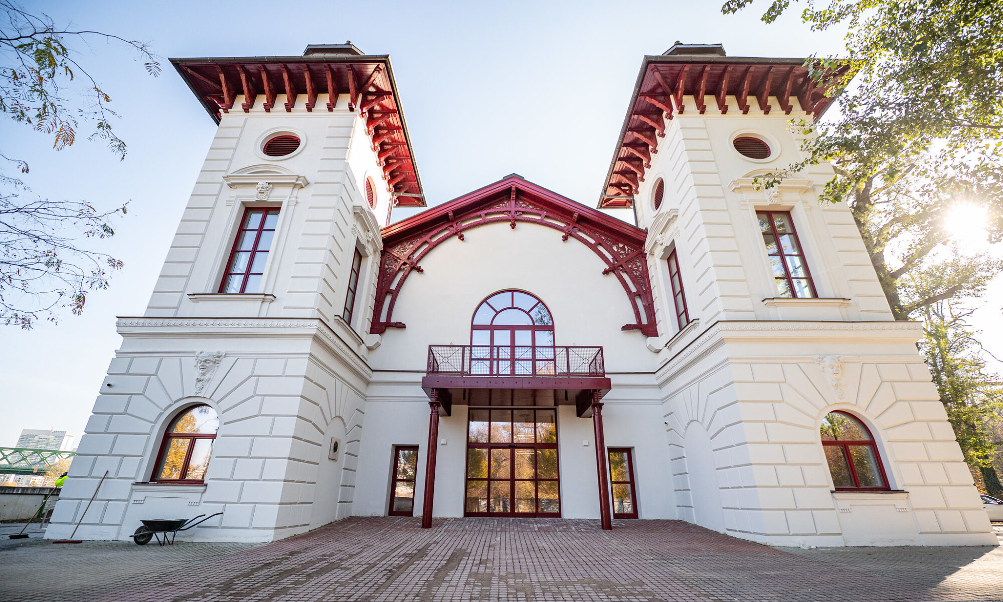 bratislavsky-samospravny-kraj-docasne-poveri-vedenim-divadla-arena-lubicu-krenovu