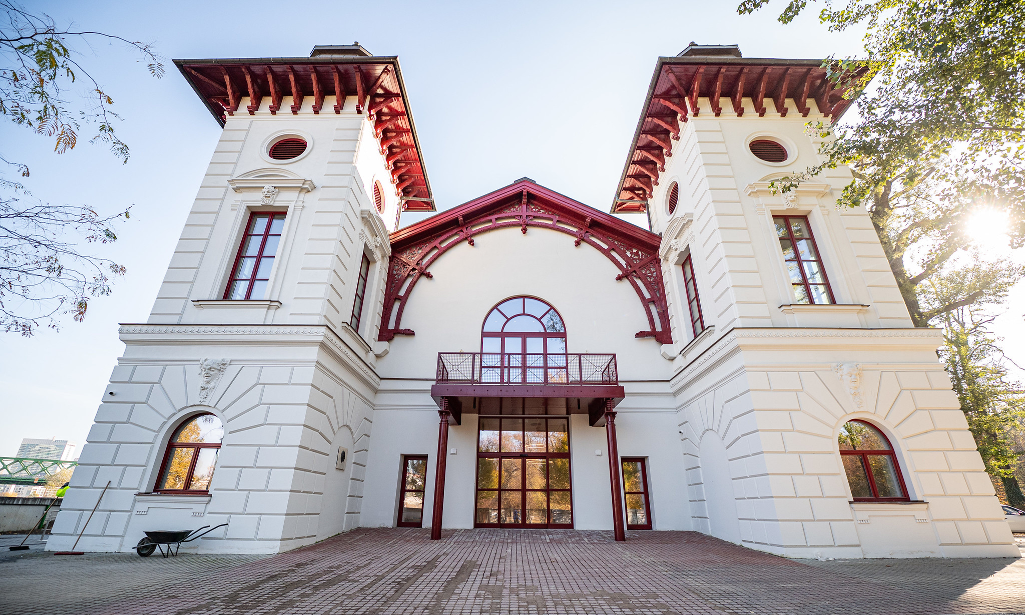 bratislavsky-samospravny-kraj-docasne-poveri-vedenim-divadla-arena-lubicu-krenovu