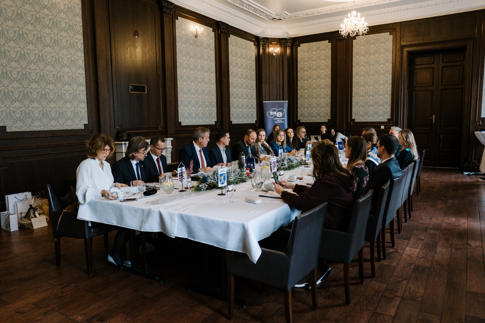 predsedovia-krajov-rokovali-o-vypadku-podpory-regionalnej-kultury,-posilneni-kompetencii-v-socialnej-starostlivosti-a-probleme-v-uzemnom-planovani