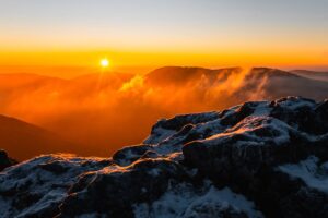 vychod-slnka-nad-rostunom.-magicke-predstavenie-prirody