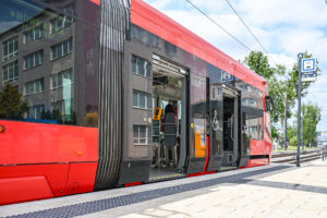 silvester-bez-starosti-o-odvoz:-dpb-posilni-mhd-v-bratislave-o-desiatky-vozidiel,-elektricky-pojdu-celu-noc