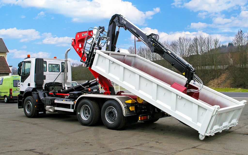 stupava-modernizuje-zber-odpadu:-novy-hakovy-nosic-kontajnerov-v-akcii