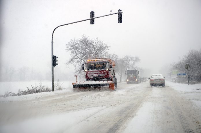 zimna-udrzba-v-bratislavskom-kraji:-cestari-maju-za-sebou-intenzivnu-noc,-osetrili-stovky-kilometrov-komunikacii