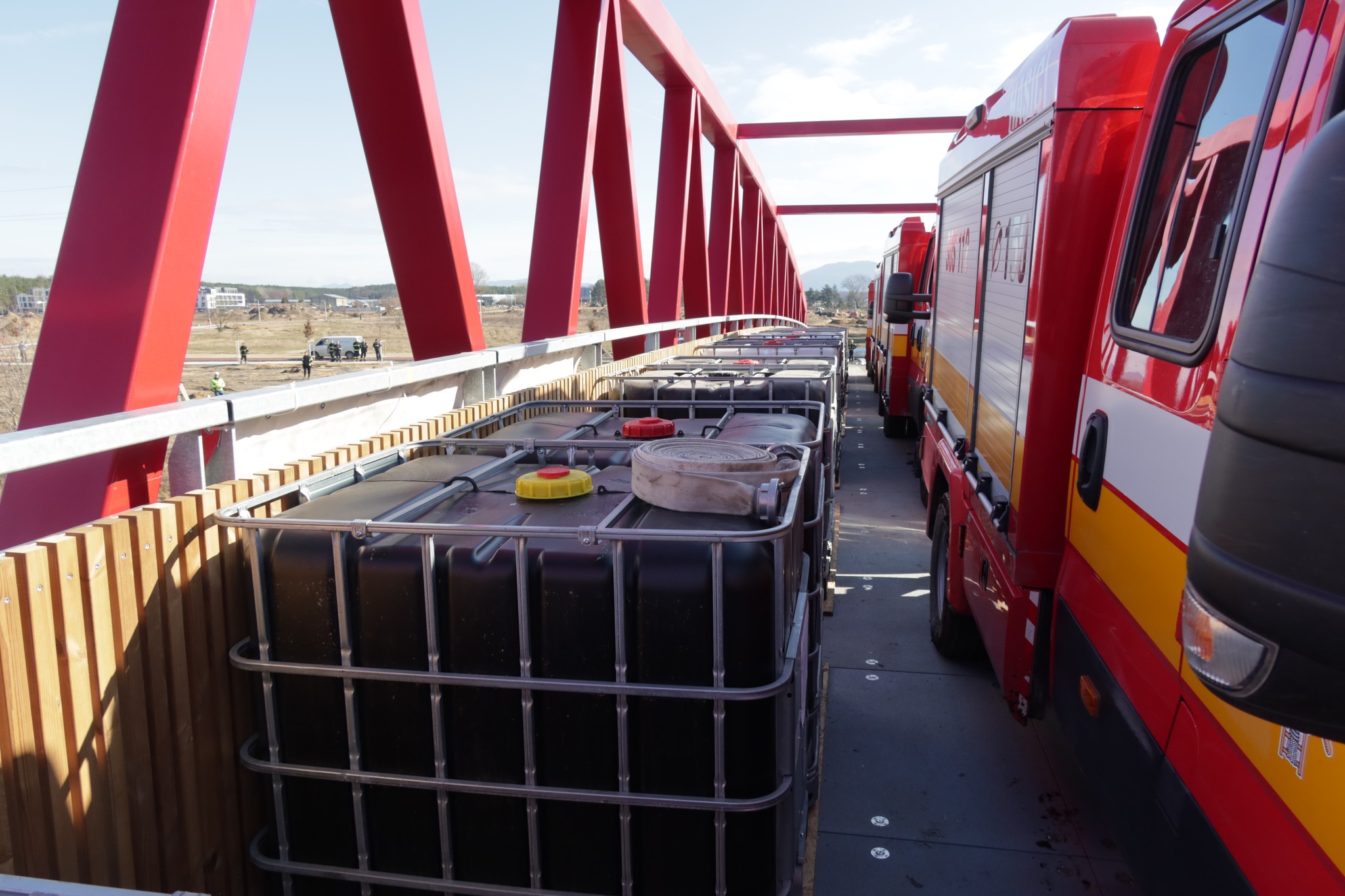 nova-cyklolavka-nad-dialnicou-d2-v-malackach-uspesne-absolvovala-zatazove-skusky