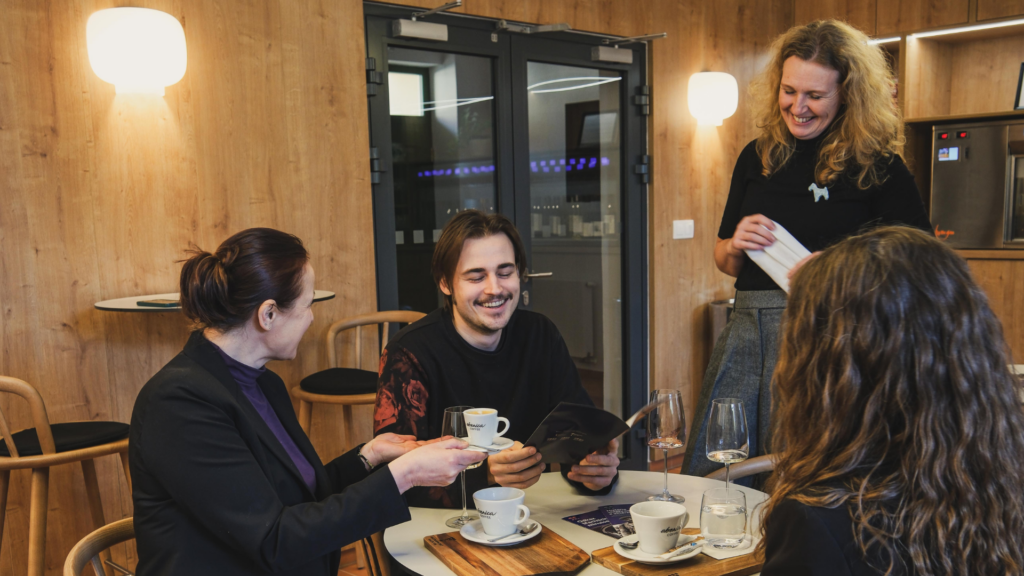 otvorili-sme-degustacnu-sezonu-v-malokarpatskom-salone-vin