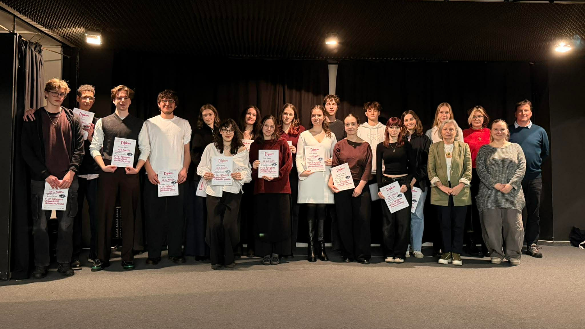 mladi-a-dospeli-recitatori-sa-stretli-na-okresnom-kole-72.-hviezdoslavovho-kubina