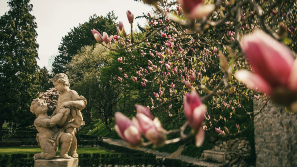 prvy-aprilovy-tyzden-v kastieli-v modre