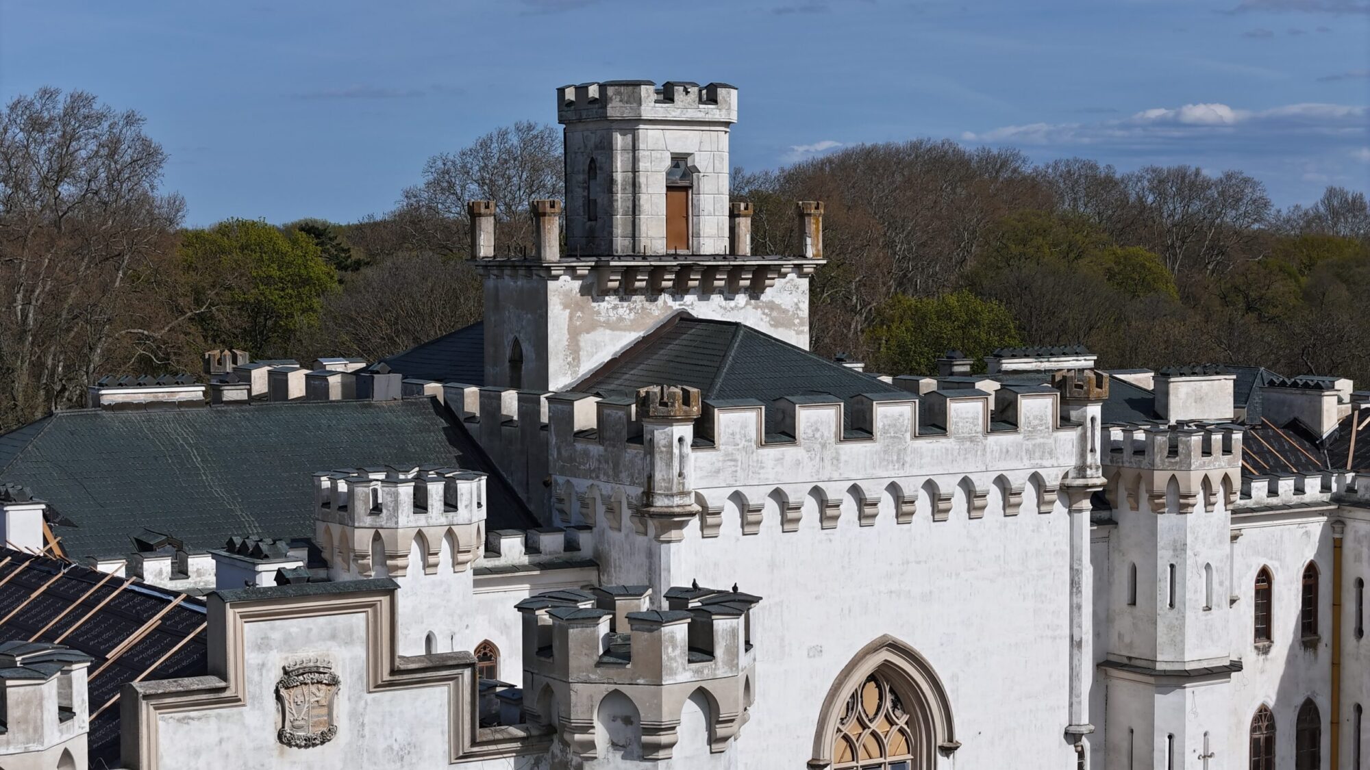 rekonstrukcia-kastiela-v-rusovciach-napreduje.-prace-sa-realizuju-vnutri-aj-vonku