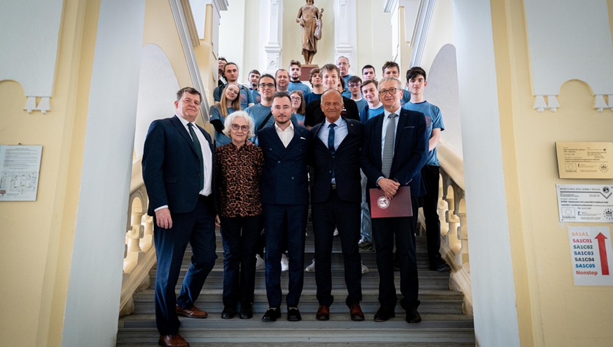 gymnazium-karola-stura-v-modre-zaznamenalo-viacero-mimoriadnych-uspechov-na-celostatnej-urovni
