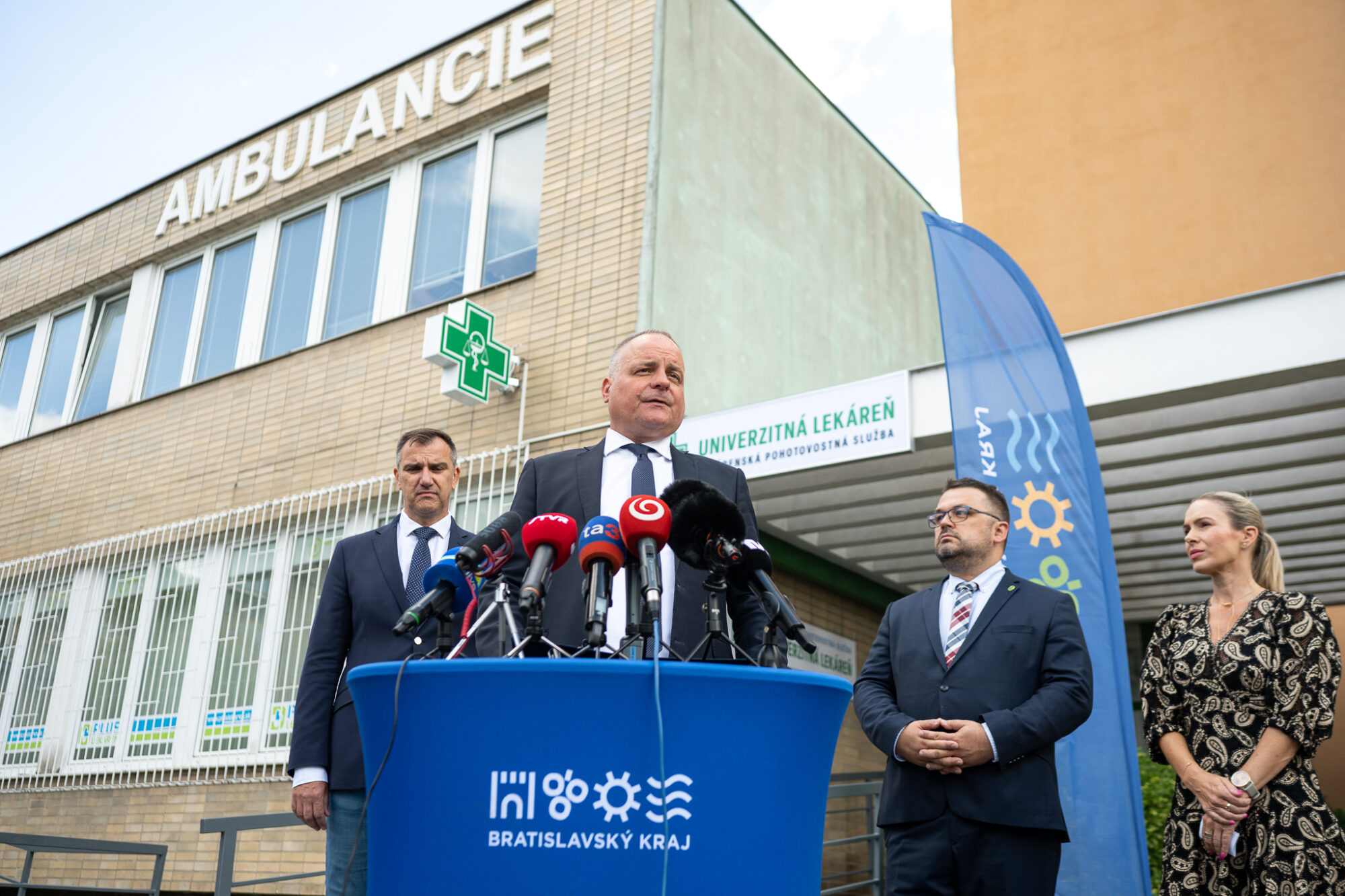 bratislavsky-kraj-ma-24-hodinovu-lekaren.-zupa-nasla-riesenie-spolu-s-farmaceutickou-fakultou-uk