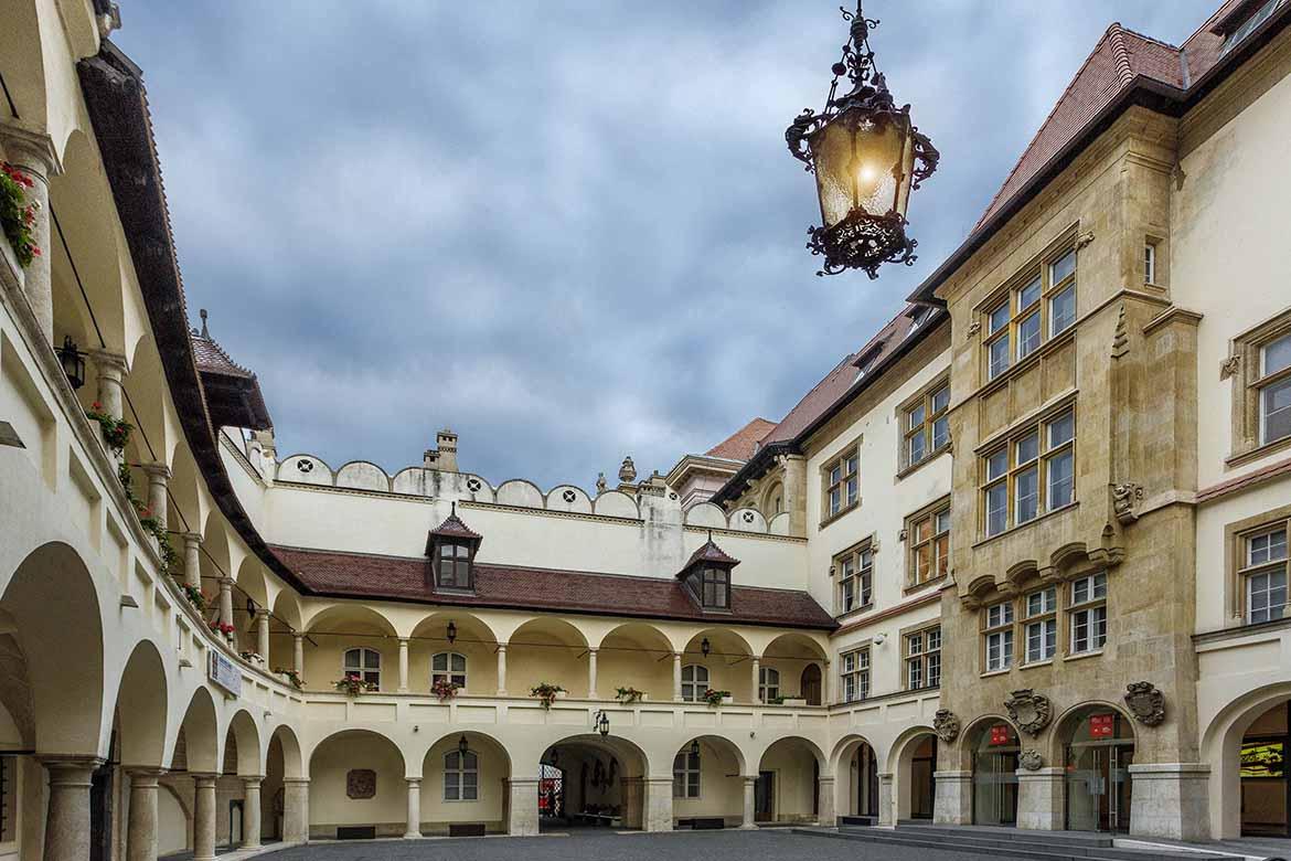 v-starej-radnici-vznika-dejisko.-deti-spoznaju-historiu-bratislavy-cez-hru-a-zazitky