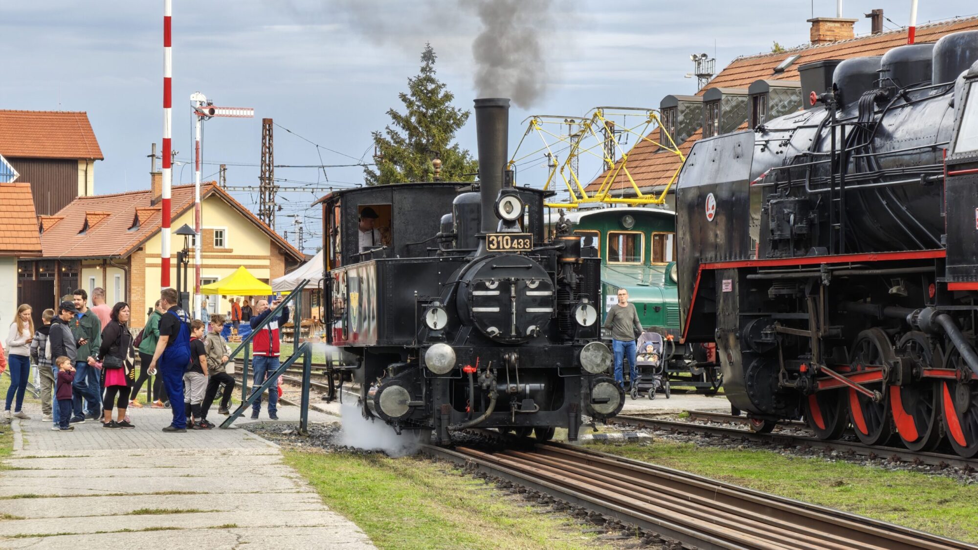 historicke-vlaky-aj-130-rocny-parny-rusen.-na-rendezi-sa-rozlucili-s-muzejnou-sezonou