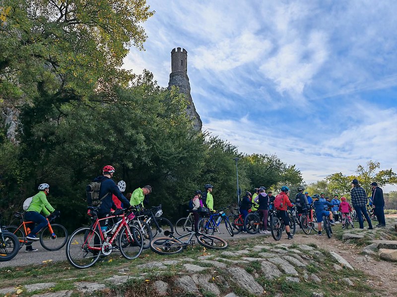 zelezna-opona-zo-sedla-bicykla.-cyklotura-od-devina-az-po-petrzalku-pripomenula-pribehy-ludi,-ktori-tuzili-po-slobode