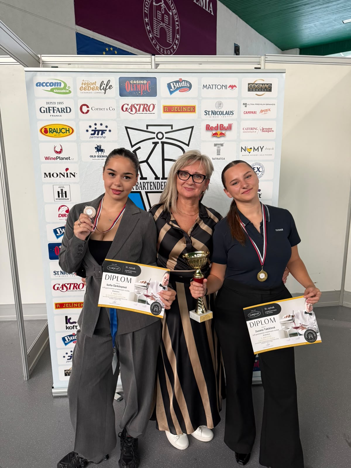 ziacky-sos-gastronomie-a-hotelovych-sluzieb-uspeli-na-medzinarodnej-barmanskej-sutazi-eurocup-2026